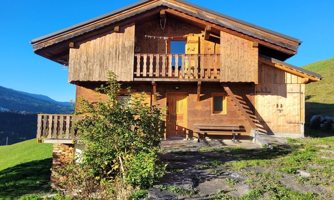 Flumet Ski Chalet | Le Mazot de Marie - Detached chalet 6 pers Mont Blanc view