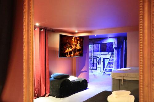 Wentzwiller Apartment | LE MOULIN DES PLAISIRS atypical SM experience
