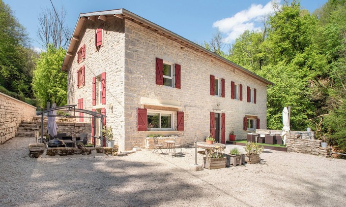 Montagna-le-Reconduit House | Le Moulin Chopin 5* gîte for 8 to 14 people.