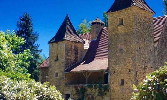 Villefranche-du-Perigord Cottage | Le Noyer - at Manoir Bourgale, central Dordogne, 50 acre private park.