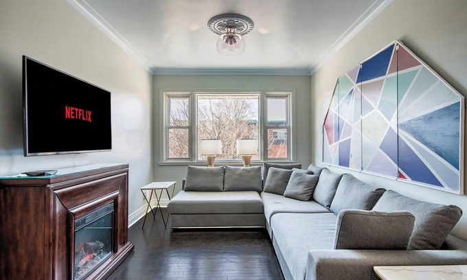 Ahuntsic Apartment | Le Paisible | Subway | AC | Free Parking