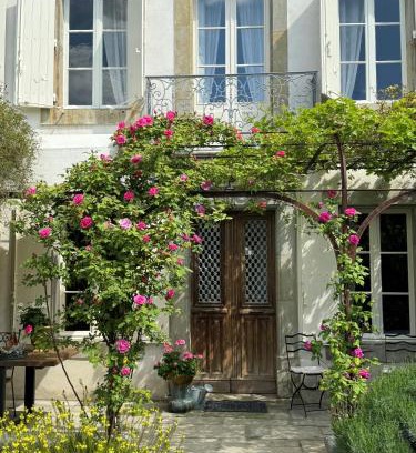 Verzeille Bed & Breakfast | Le Patio Des Senteurs