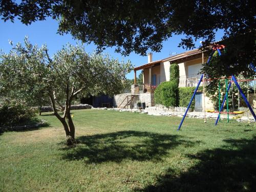 Chateauneuf-Val-Saint-Donat House | le petit coin de Noah