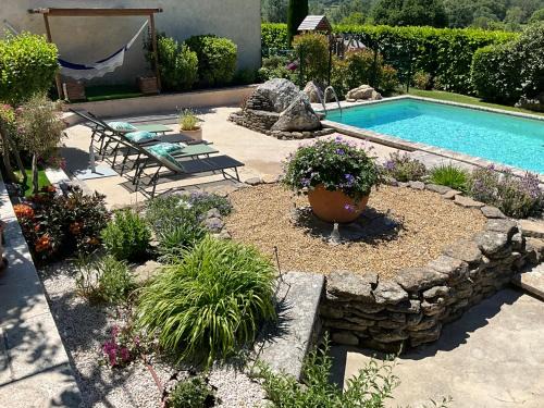 Oppede House | Le petit bastidon gîte à Oppède avec piscine