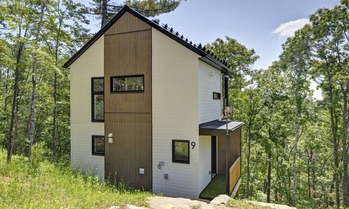 Sainte-Beatrix House | Le Petit Bijou Summar