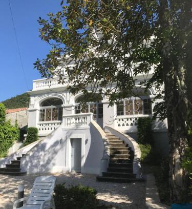 Le Clat Villa | Le Petit Chateau
