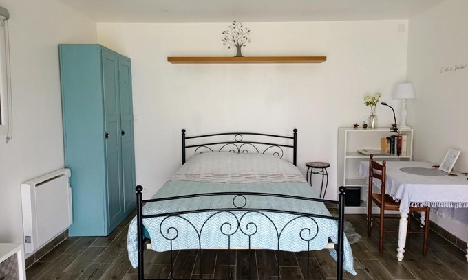 Saint-Pierre-de-Bailleul House | Le Petit Accent