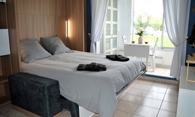 Courseulles-sur-Mer Apartment | Le Petit Matelot Studio Fonctionnel Avec Loggia