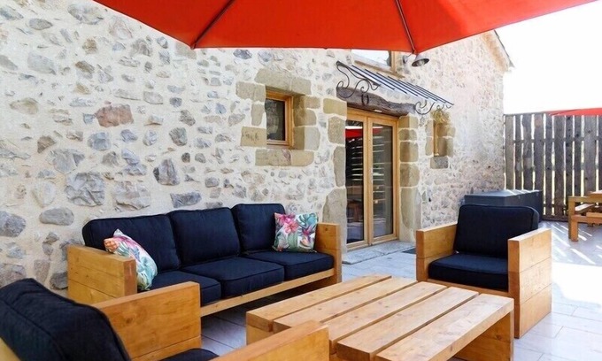 Noyers-sur-Jabron House | Le Petit Moulin gîte 6/8 people (from 90 € per night)