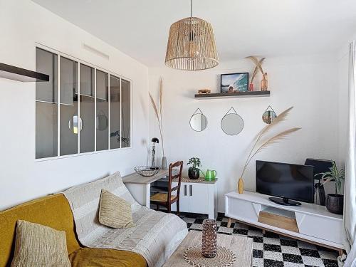 La Jetee Apartment | Le petit soleil - Vue Mer et bureau by Alto Service