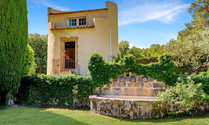 Le Puy-Sainte-Reparade House | Le Pigeonnier | Domaine Tour Campanets