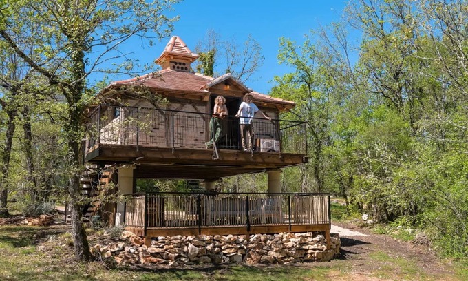 Saint-Antonin Noble Val Ski Chalet | Le Pigeonnier sleeps 5