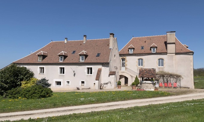 Asquins House | Le Pigeonnier