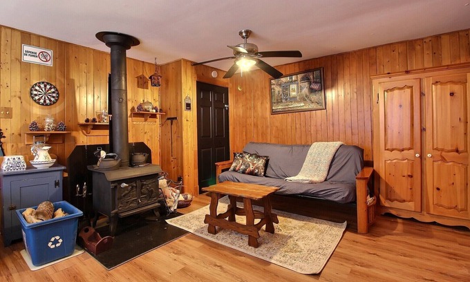 Little Italy Ski Chalet | Le Pin Rouge - Near Réserve Faunique Mastigouche