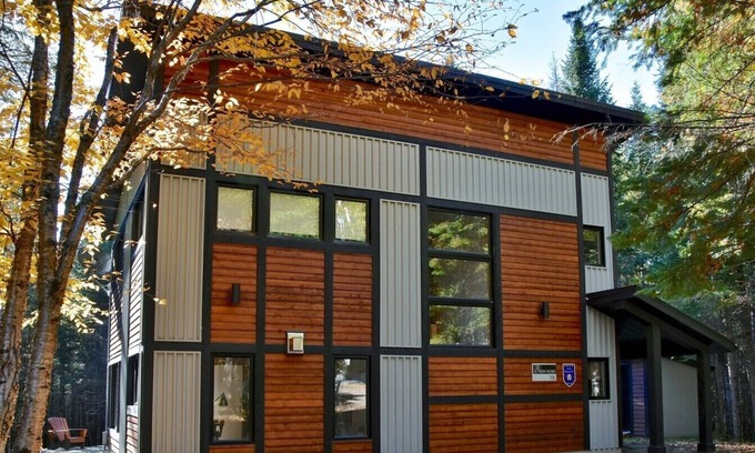 New Richmond Ski Chalet | Le Plein Nord Beautiful cottage for 12 near Station touristique Pin Rouge