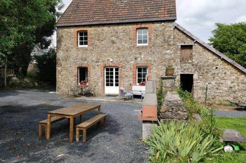 Montpinchon House | Le Portail Du Mont