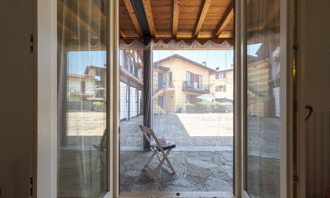 Passirano Apartment | Le Porte Blu - One Bedroom Apartment, Sleeps 4