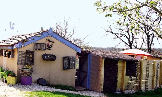 Puyjourdes Cottage | LE POULAILLER 46 THE HEN HUT cottage 0688105734