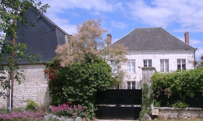 Sevigny-Waleppe House | Le Presbytère de Sévigny