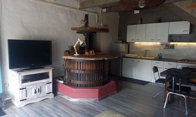 Saint-Julien-de-Coppel House | Le Pressoir, charming little house of 65m2 restored in an old wine press.