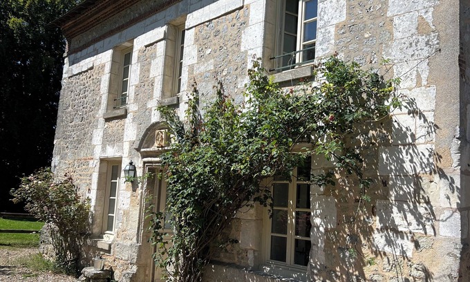Mentheville Cottage | Le Prieuré manor house
