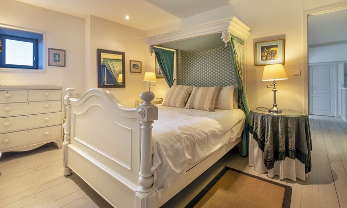 Chervettes Cottage | Le Prieure. Superior Charantaise Cottage Rosina