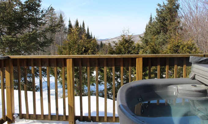 Sainte-Agathe-des-Monts Ski Chalet | Le Reflet des Montagnes - Le luxe en nature