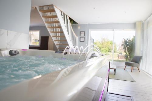 Sainte-Marie-Cappel Bed & Breakfast | Le repaire de Mélusine - Gîte de charme et love room