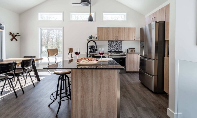 Argenteuil Regional County Municipality Cabin | Le Roitelet - Chaleureux, spa, en nature