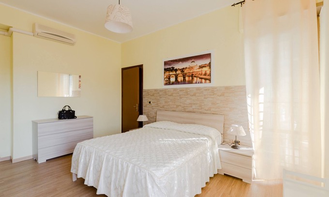 Zona XV Torre Maura Apartment | Le Rondini Apartment, 5 persone, 2 balconi, Policlinico Casilino e Tor Vergata