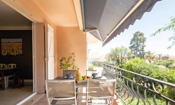 Saint-Aygulf Apartment | Le Roumanille by Interhome
