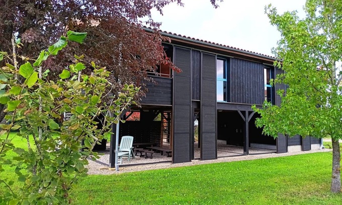 Sainte-Livrade-sur-Lot House | Le Séchoir Aquitain, logement insolite