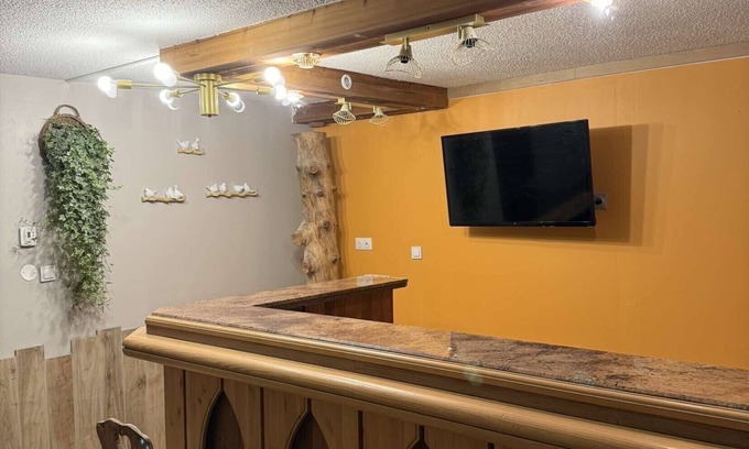 Hirmentaz Apartment | Le Savoyard - Bar & Jacuzzi