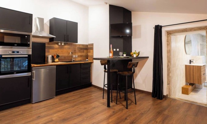 Saint-Laurent-sur-Saone Apartment | Le Sigorgne Downtown Station