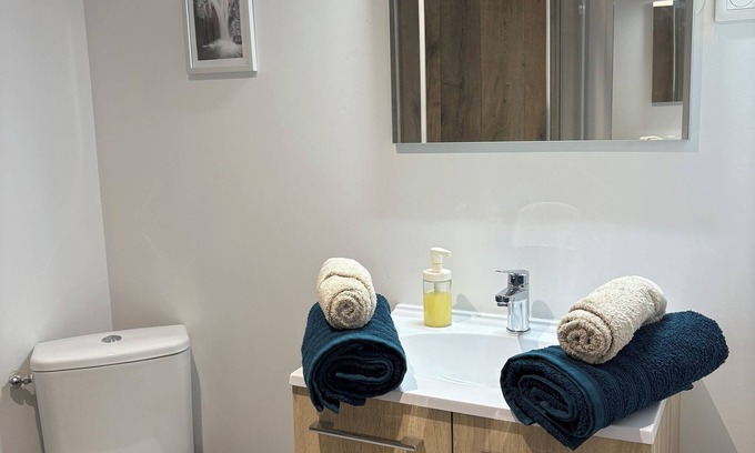 Aubusson Apartment | Le studio LOUANA: ideal short stay/co-working/Day use/love rooms