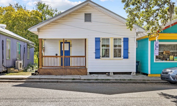 Lottie Cottage | Le T'fer on Bayou Fuselier