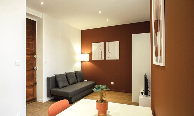 Serin Apartment | Le Terracotta - Joli studio Metro D Valmy et quais de Saone