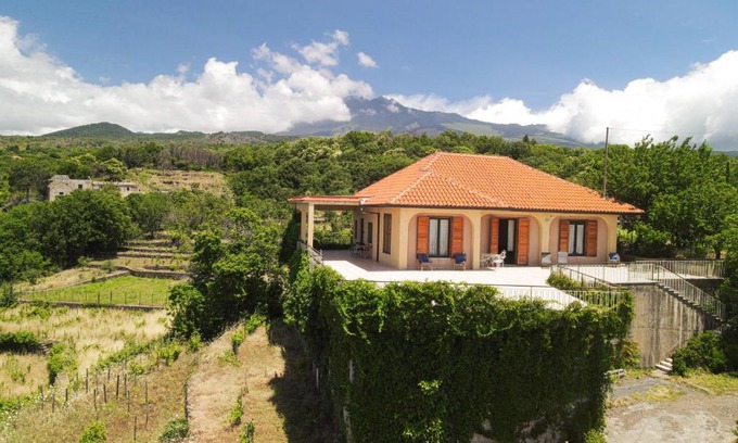 Adrano House | Le Vigne - Villa overlooking Etna