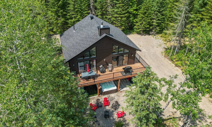 Saint Come Ski Chalet | Le Villa Joie: modern look/BBQ, Firepit and Spa