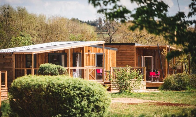 La Celle-Conde Resort | Le Village de Cottages - Le Pôle du Cheval et de l'Âne