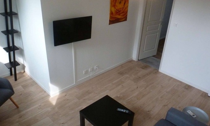 Chasseneuil-du-Poitou Apartment | Le232 fr Meublé 4 Personnes Draps, Serviettes et Ménage Inclus