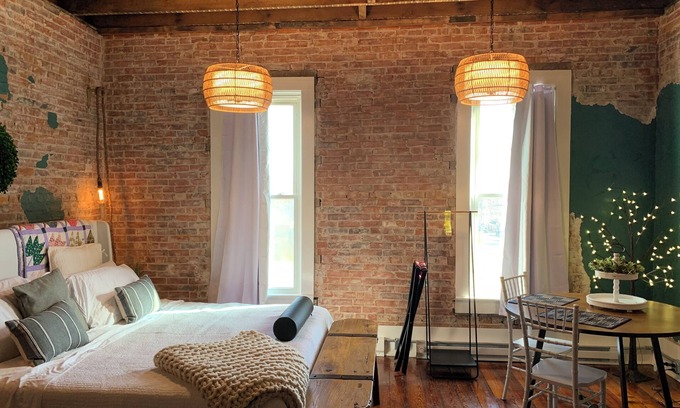 Lewisburg Apartment | Leader Loft, Cozy and Quaint
