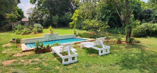 Linden House | Leafy home in the heart of Linden with Pool