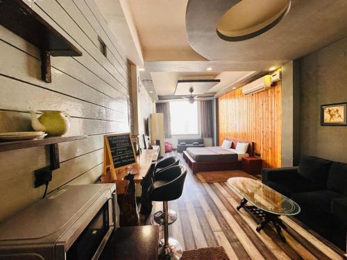 Mahipalpur Extension Apartment | Leafyinn Stylish Studio