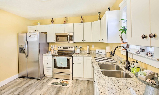 Dixon Springs House | Lebanon Getaway w/Fire Pit + Furnished Porch
