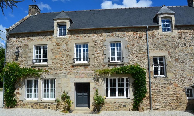 Plouer-sur-Rance Bed & Breakfast | Lebeau Repos
