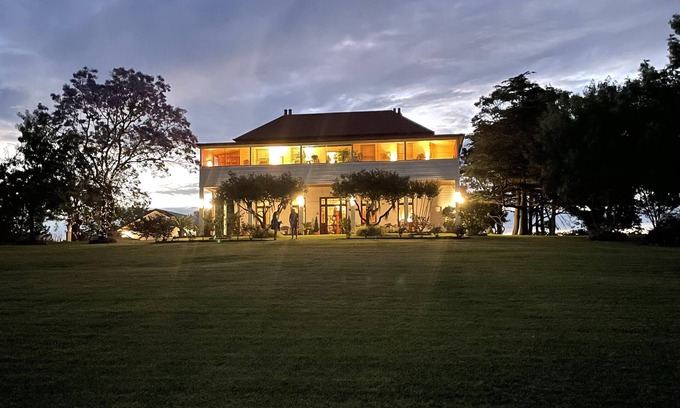 Leconfield Bed & Breakfast | Leconfield House heritage luxury hotels, views of the Hunter Valley, built 1872