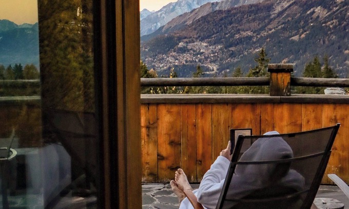 Lens Hotel | LeCrans Hotel & Spa