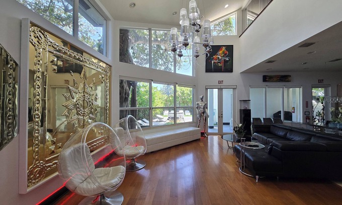 Royal Poinciana House | LED Artsy Retreat -Jacuzzi/BBQ