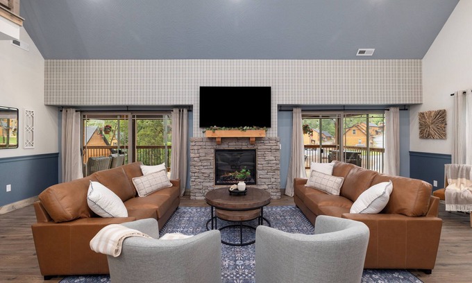 Hollister Condo | Ledgerock Cabin – Elegant 3BR Retreat in Tall Timbers Resort